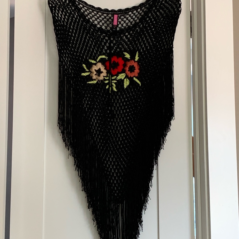 Black Floral Fringe Knit Shawl